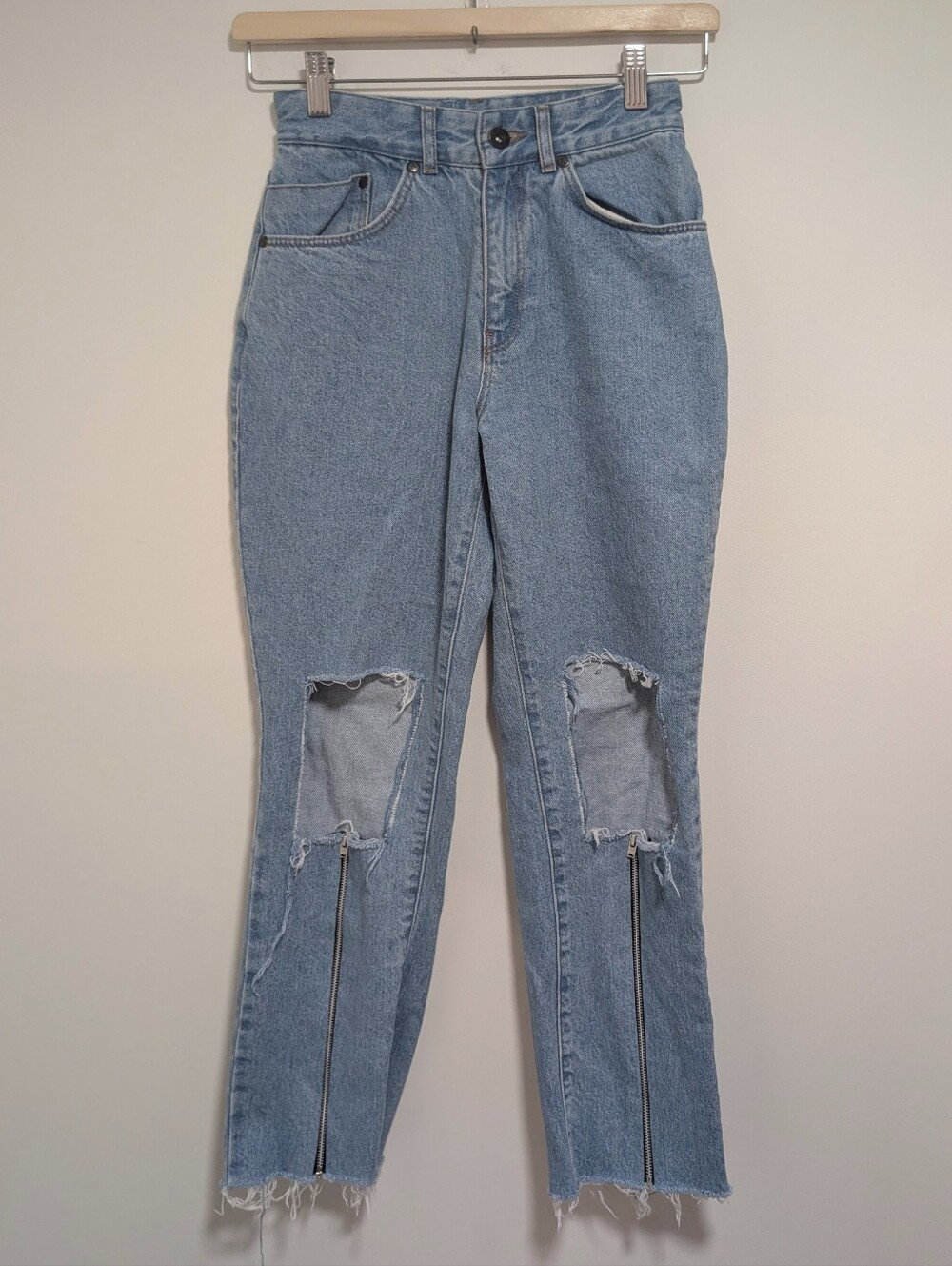 The Ragged Priest | Zipper Knee Cutout Distressed Jeans In Blue